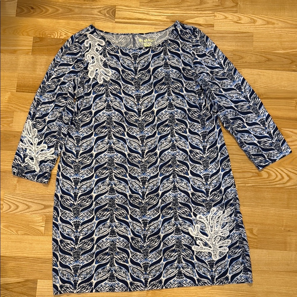 Lilly Pulitzer Blue and White Sheath Dress 3/4 Sleeve Crew Neck